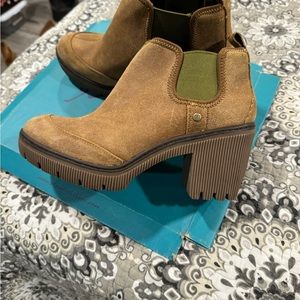 Caterpillar Tan Ankle Booties